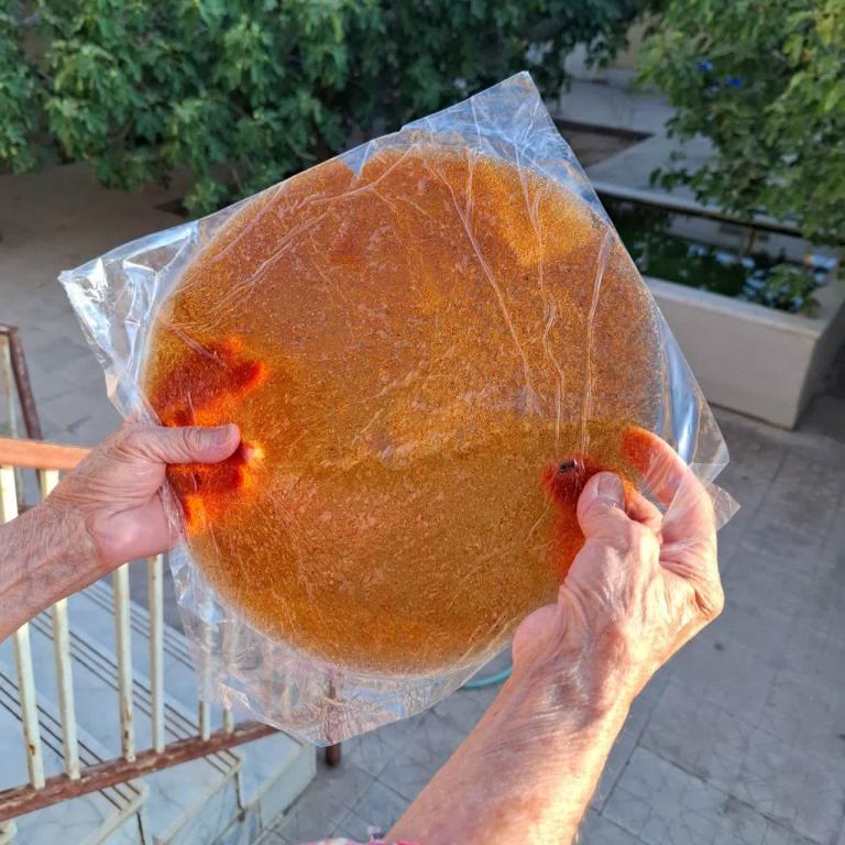 لواشک آلوچه طلایی نازک و ملس