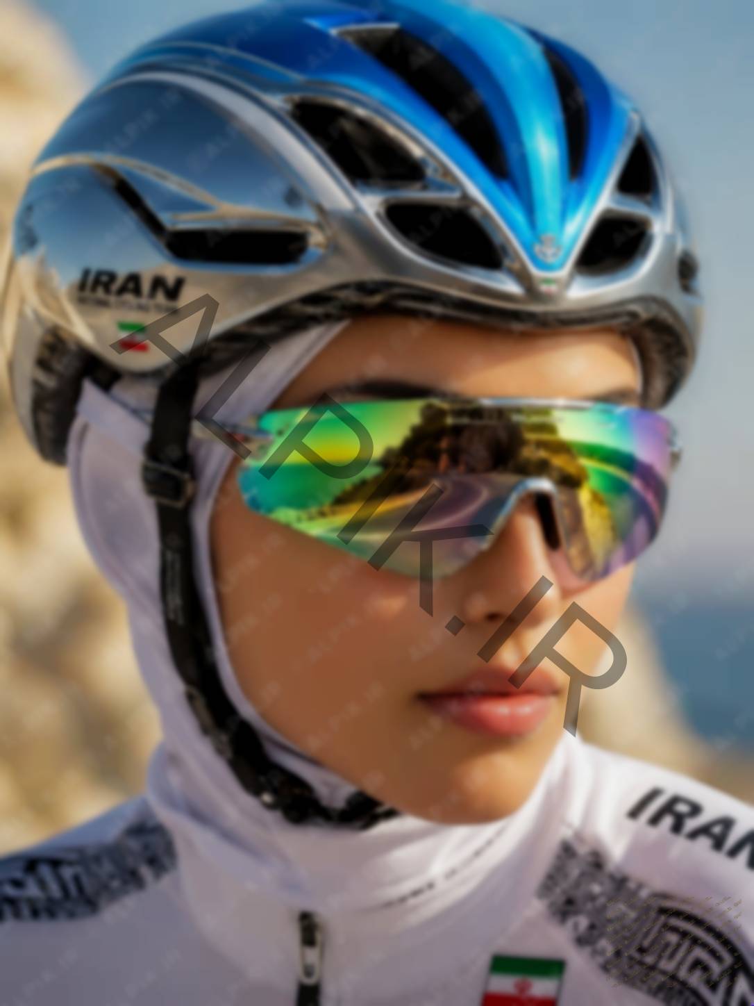 عینک و کلاه ایمنی حرفهای دوچرخهسواری زنانه