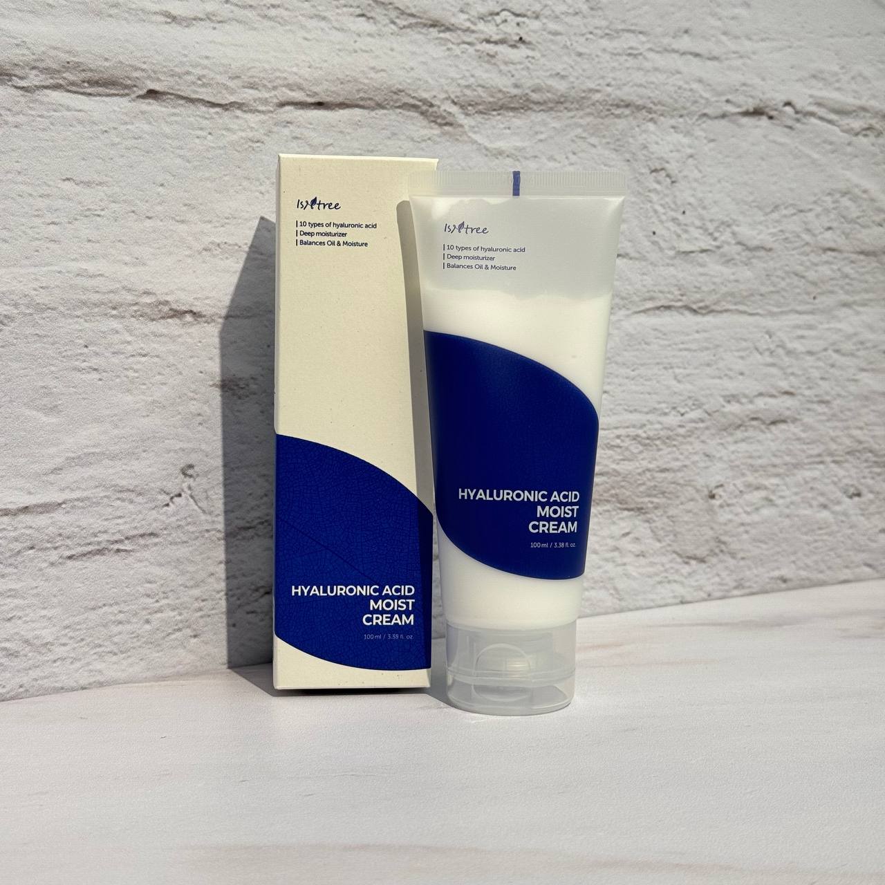 کرم مرطوب کننده و آبرسان هیالورونیک اسید ایزنتری Isntree Hyaluronic Acid Moist Cream 100ml