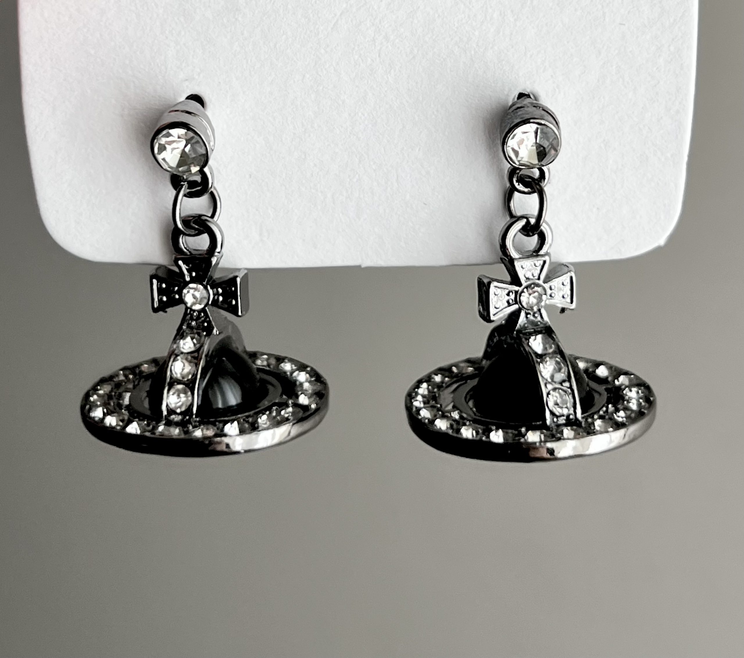 گوشواره ویوین وستود