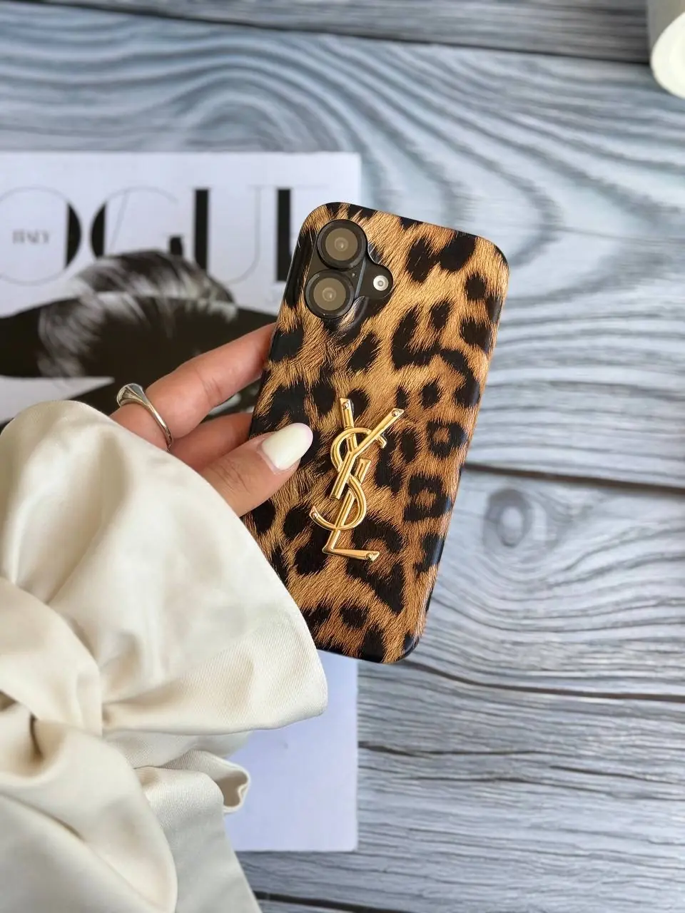 قاب YSL پلنگی