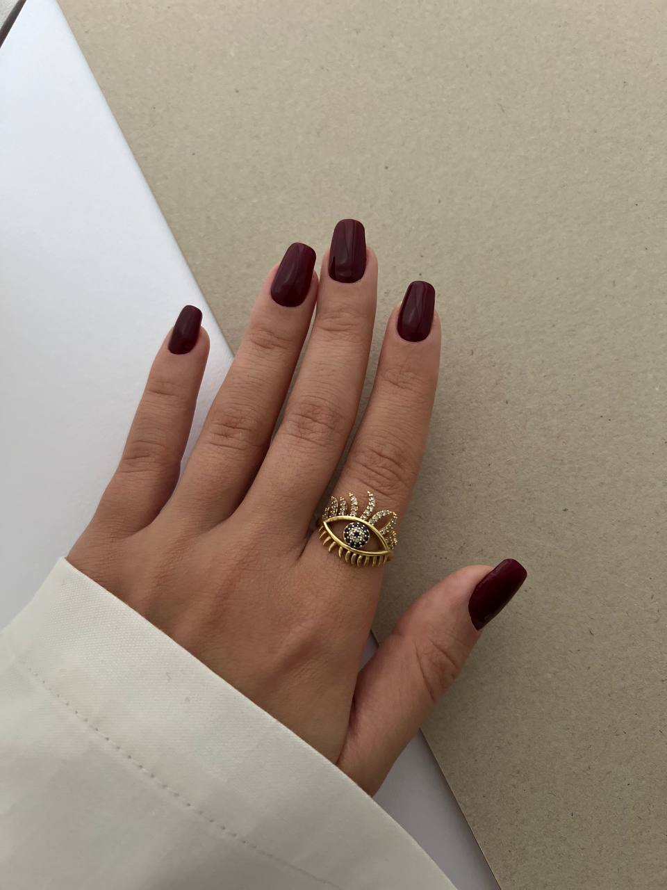 انگشتر چشم مژه دار