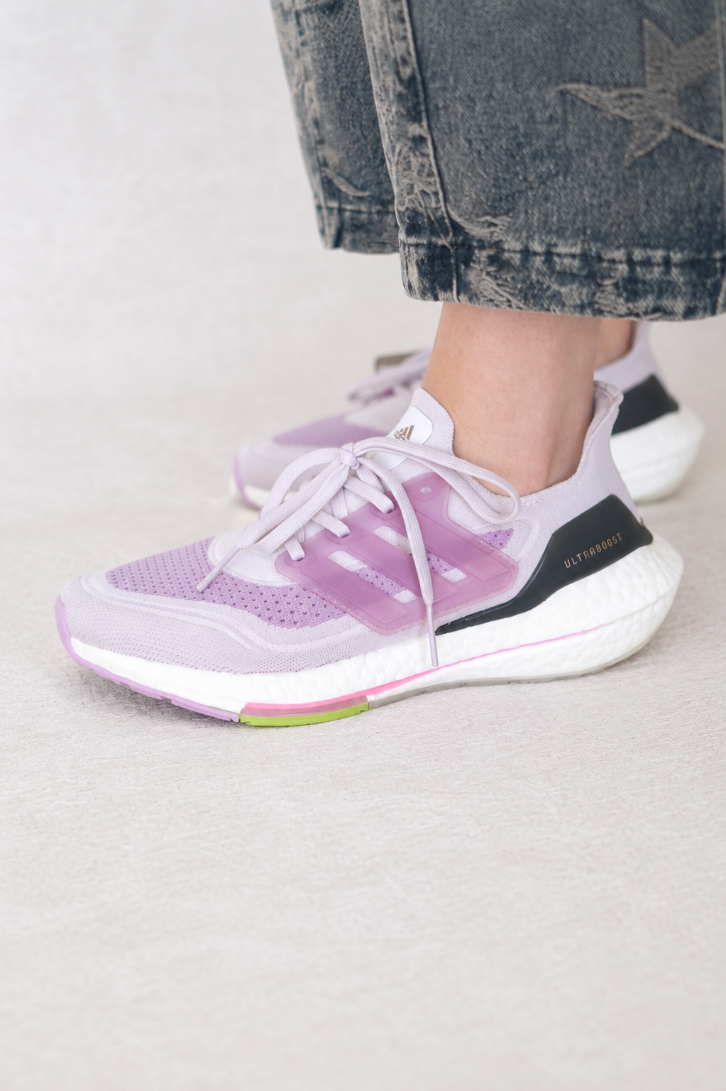کفش زنانه Adidas Ultraboost 22