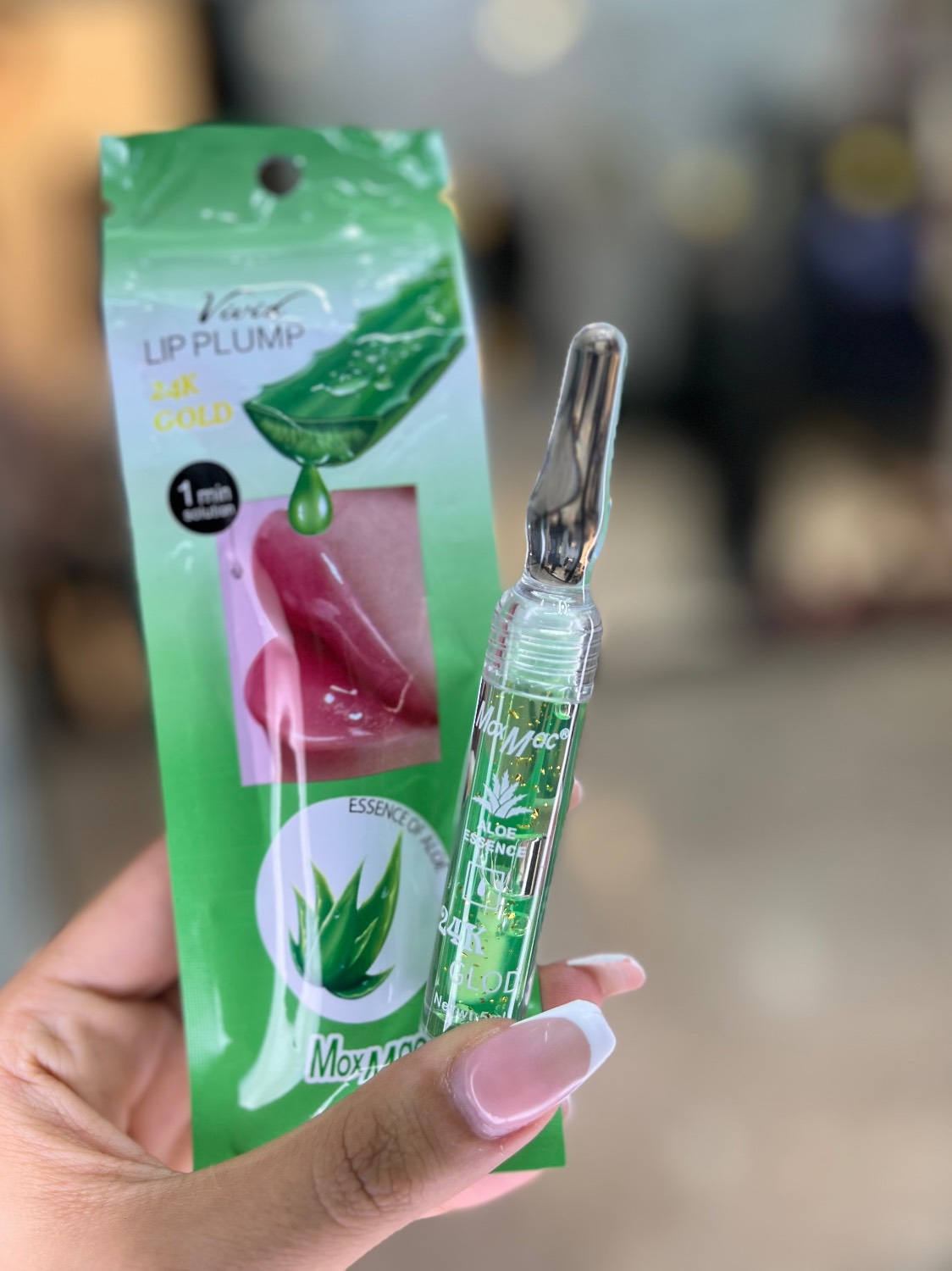 لیپ گلاس حجم‌دهنده MAX MAC مدل essense of aloevera