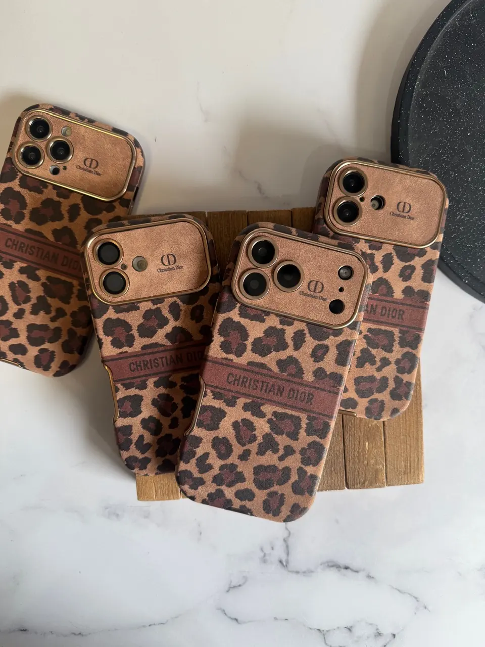 قاب Dior Leopard Golden