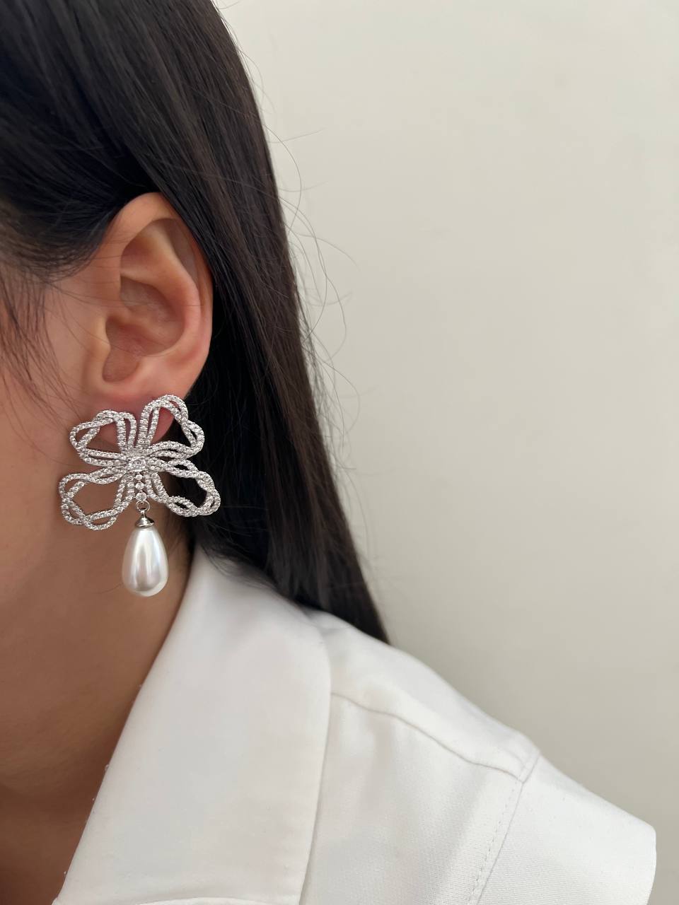 گوشواره جواهری گل پنجره ای