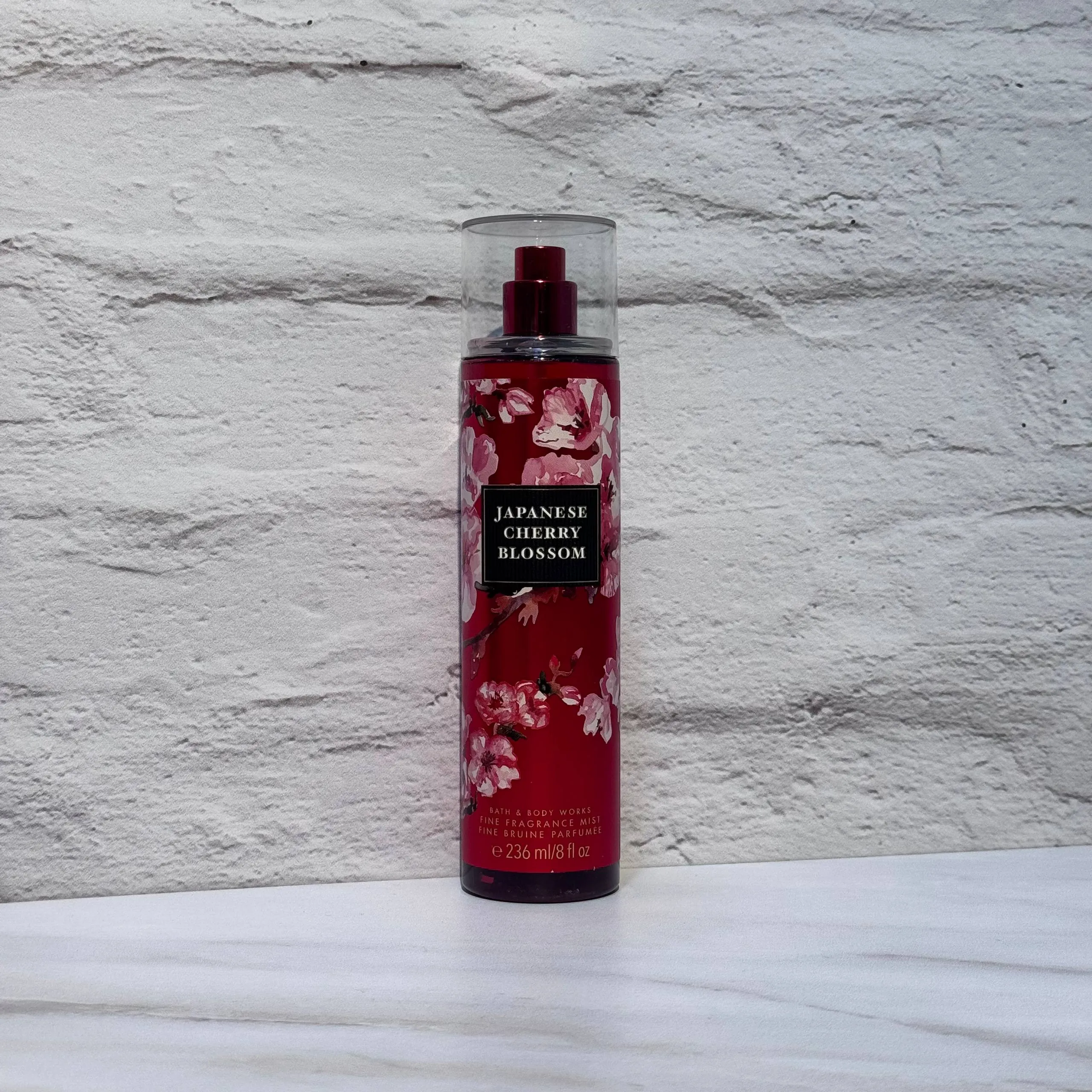 بادی اسپلش بث اند بادی ورکس مدل Japanese Cherry Blossom حجم 236 میل Bath &amp; Body Works Japanese Cherry Blossom Fine Fragrance Mist