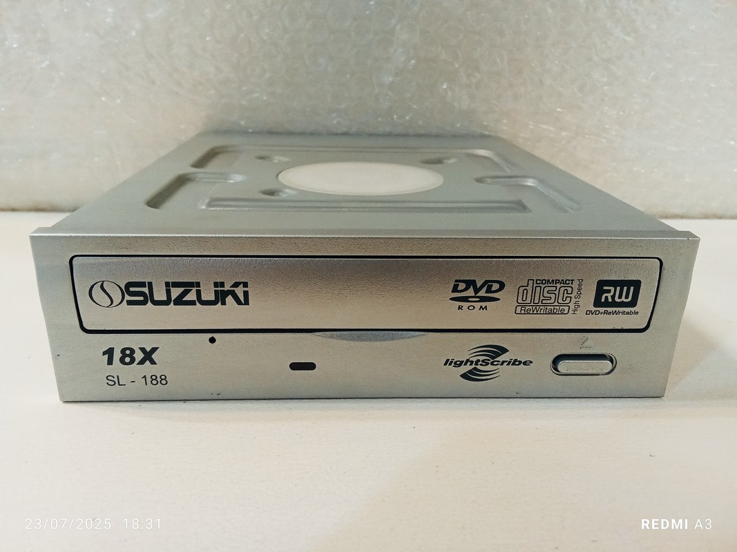 دی وی دی رایترSUZUKIمدلDH-18A1H(استوک)