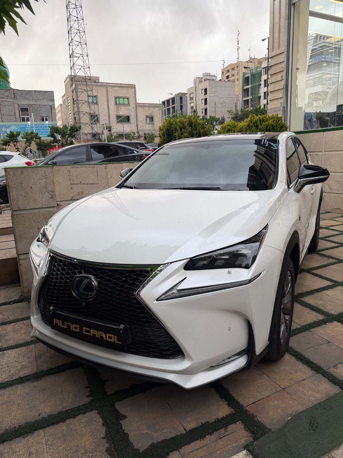 لکسوس nx300 سفید