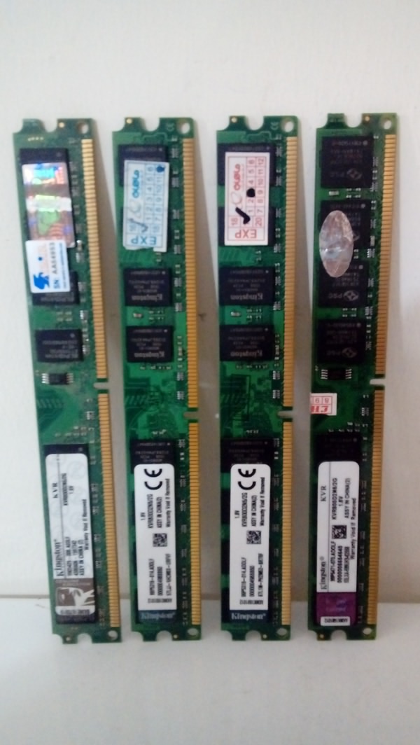 چهار عدد رم 2گیگ کینگستون باس 800 استوک