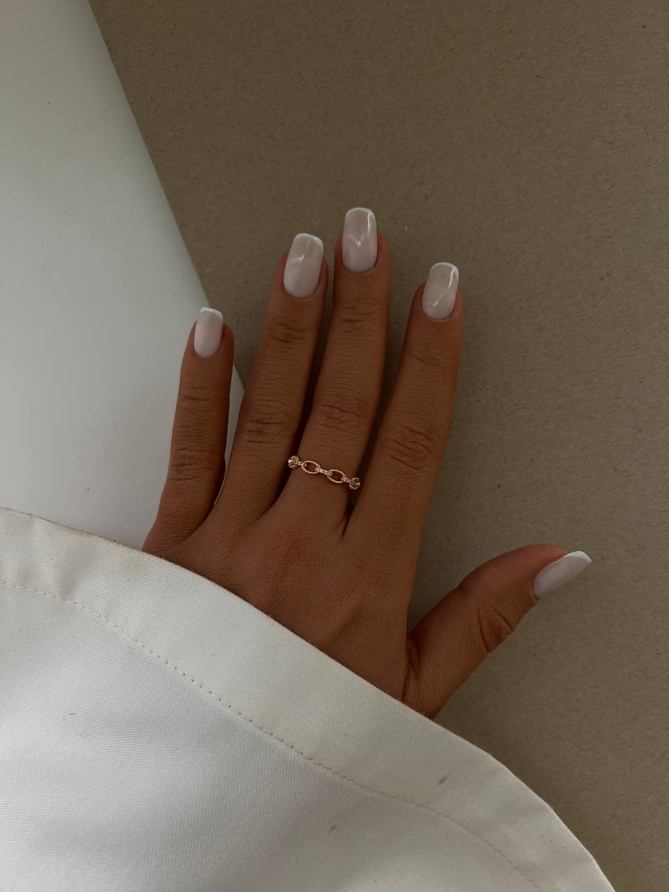 انگشتر زنجیر متصل نگین