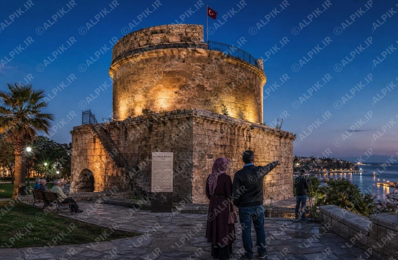 عکس باکیفیت برج هیدیرلیک آنتالیا در شب