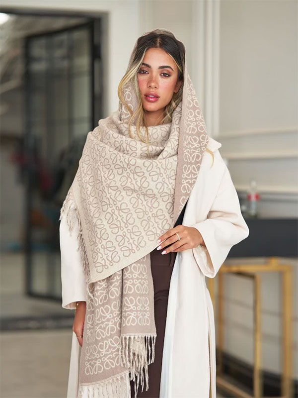شال موهر طرح برند loewe کد ۸۷۳