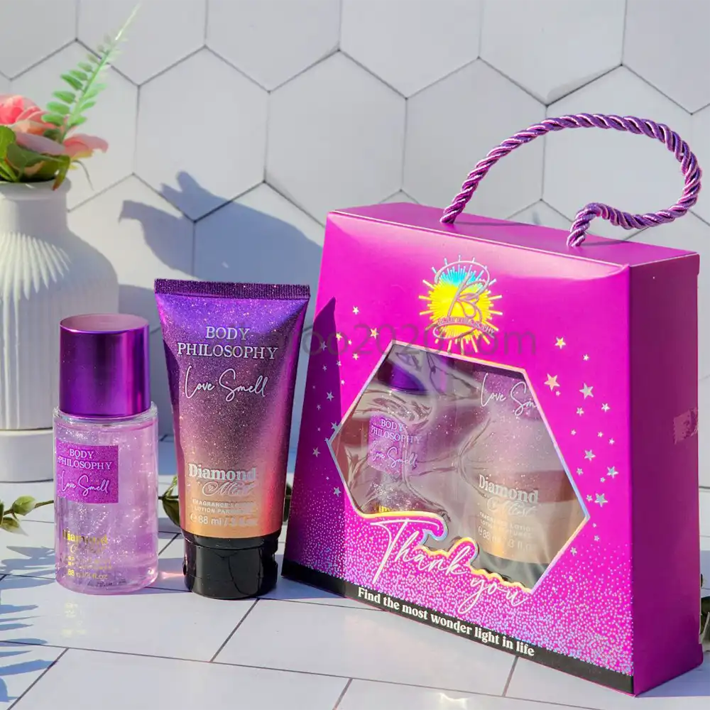 پک کادویی لوسیون و بادی اسپلش شاین Diamond مدل Love Smell