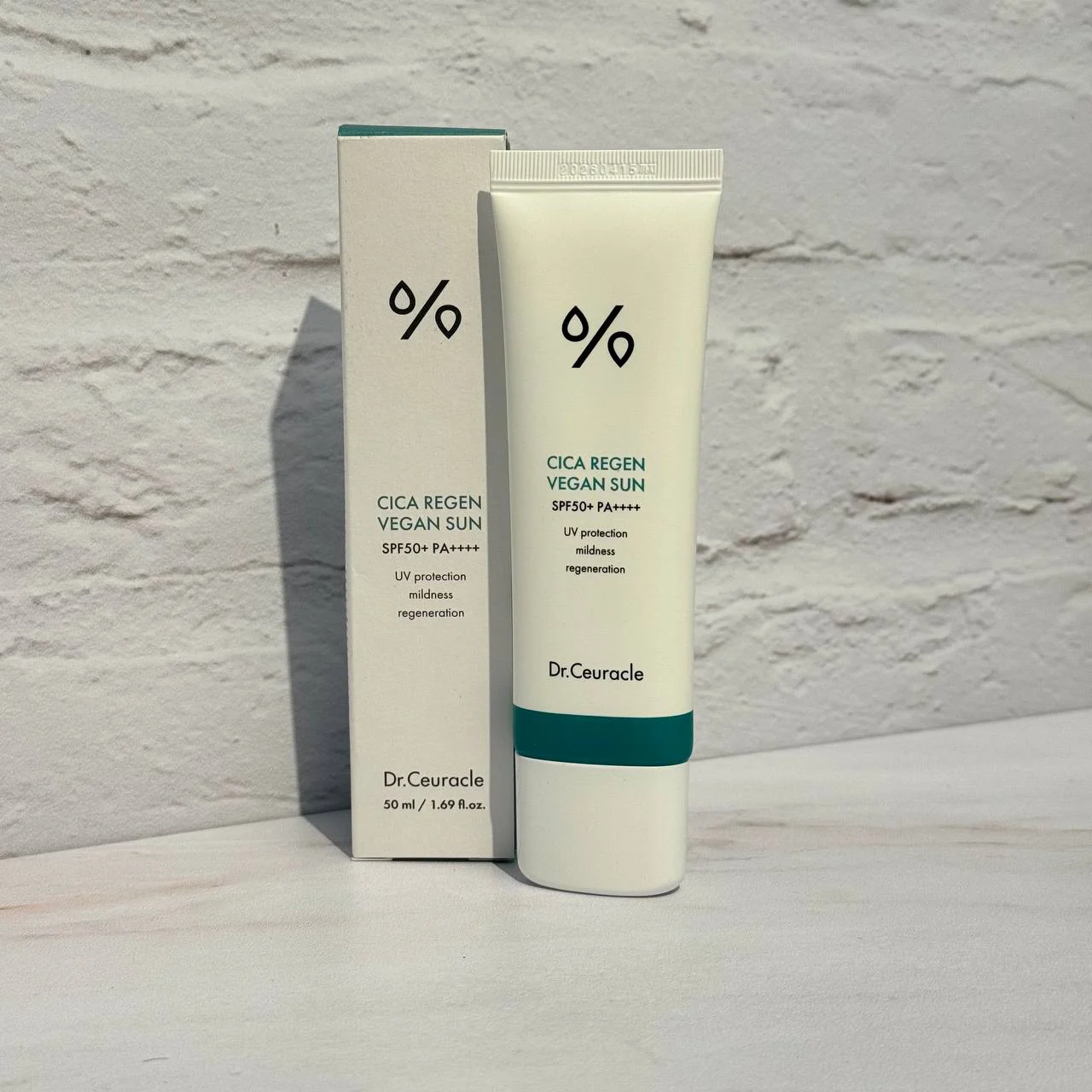 ضد آفتاب وگان سیکا دکتر سراکل 50 میل  Dr. Ceuracle Cica Regen Vegan Sun SPF 50+ PA++++