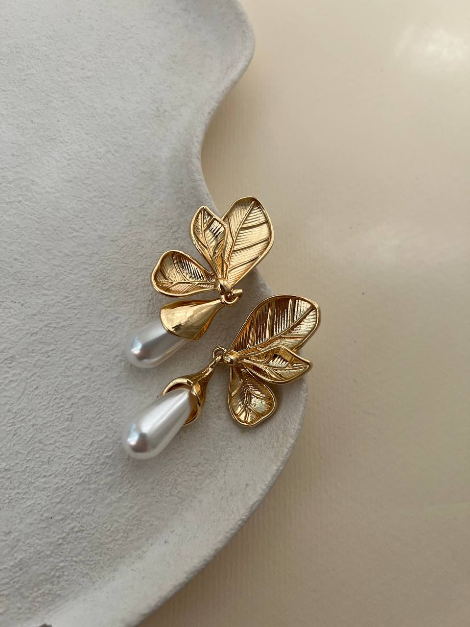گوشواره نیم برگ قطره
