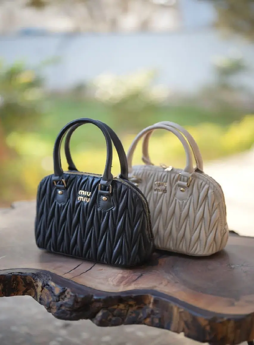 کیف miumiu