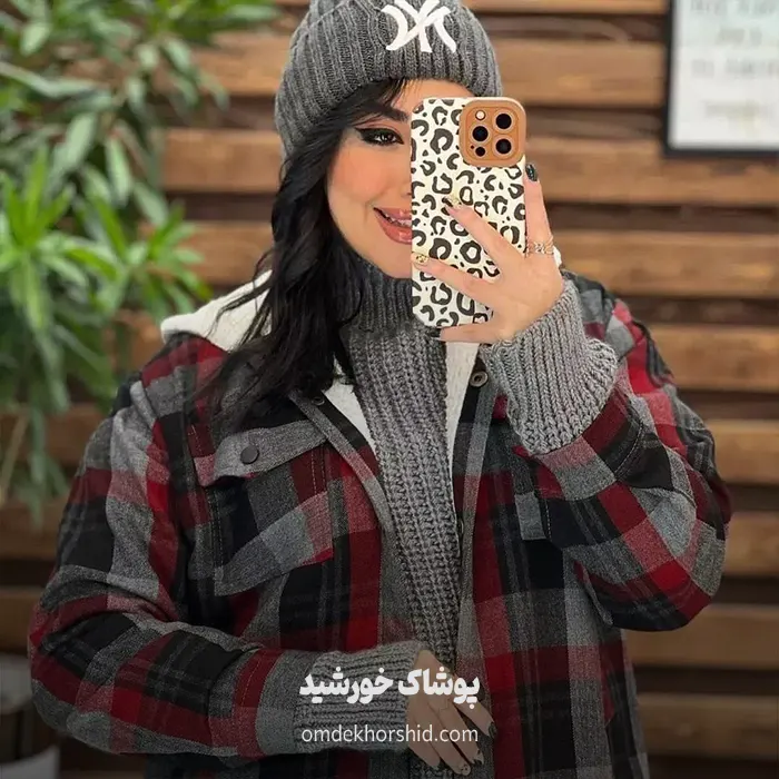 شکت کلاه دار داخل خز
