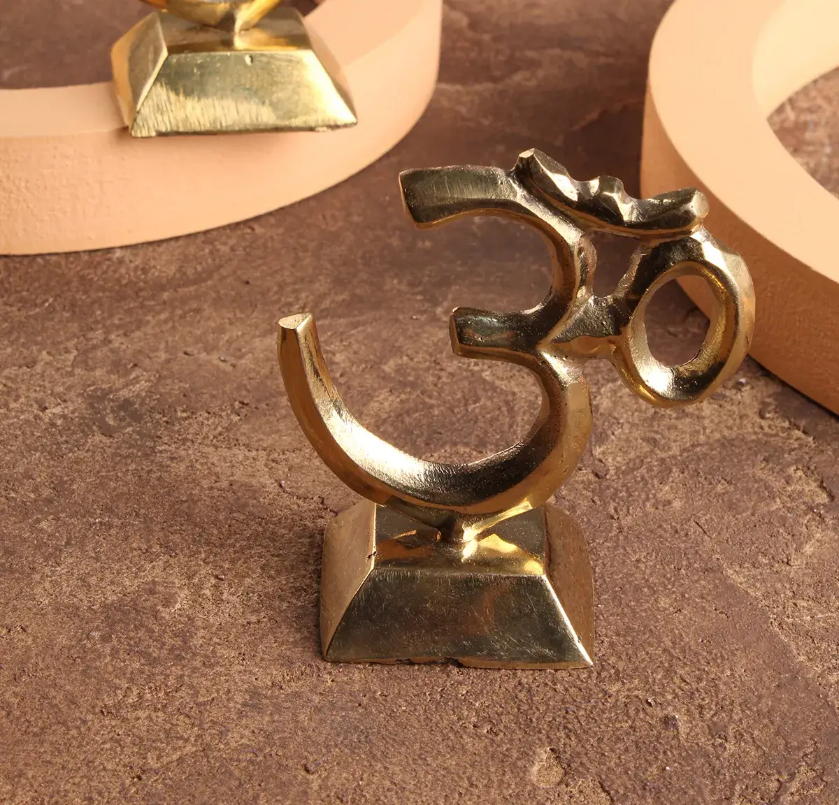 تندیس برنجی متوسط طرح اوم (om)
