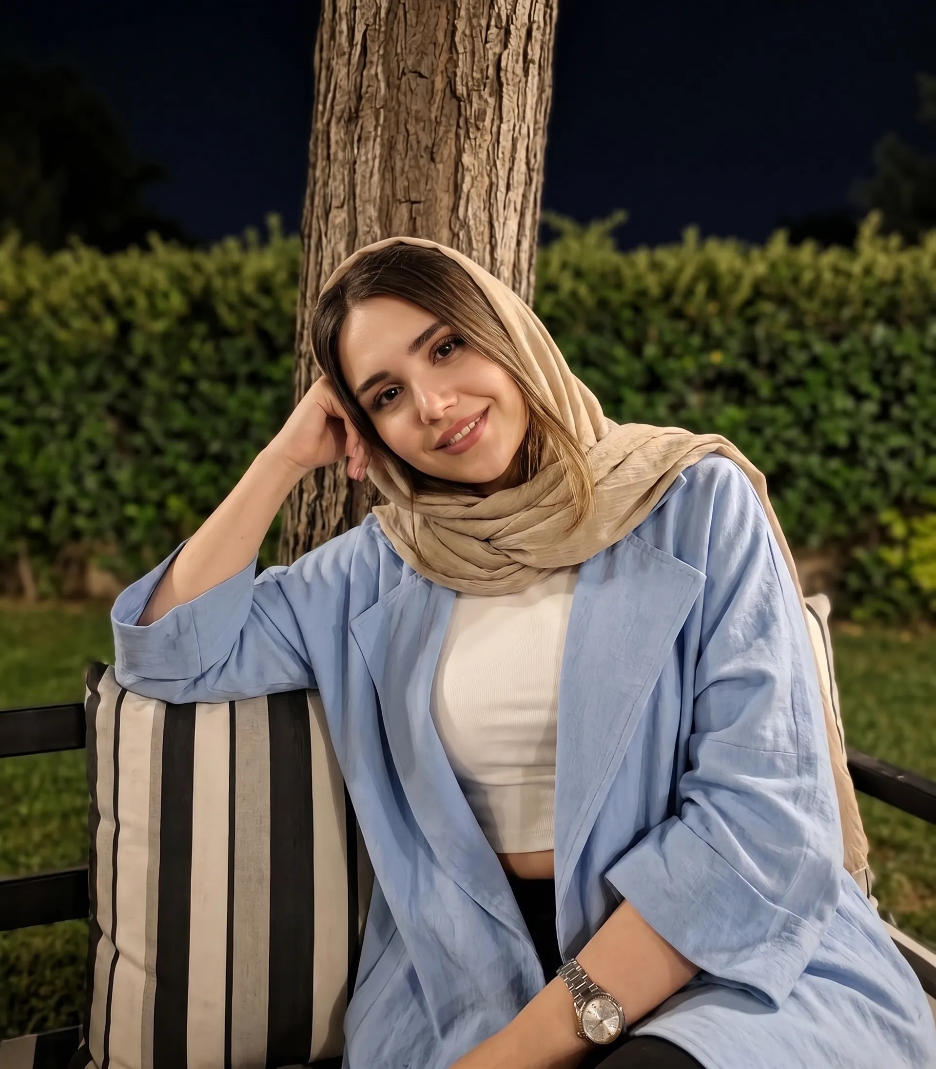 پرامپت استایل دخترانه ایرانی