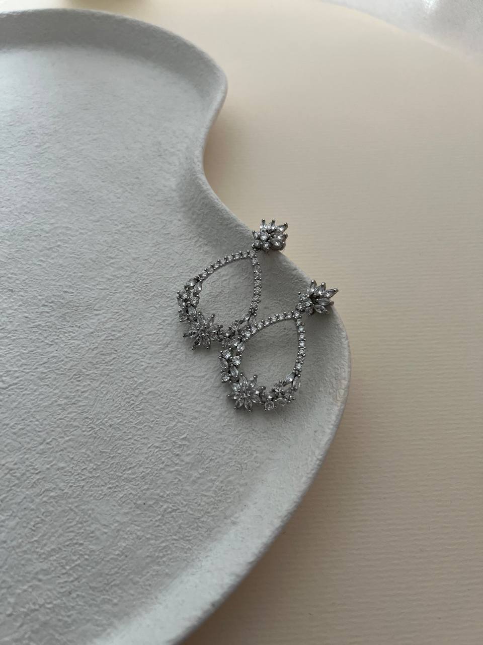 گوشواره اشکی پایین فلاور