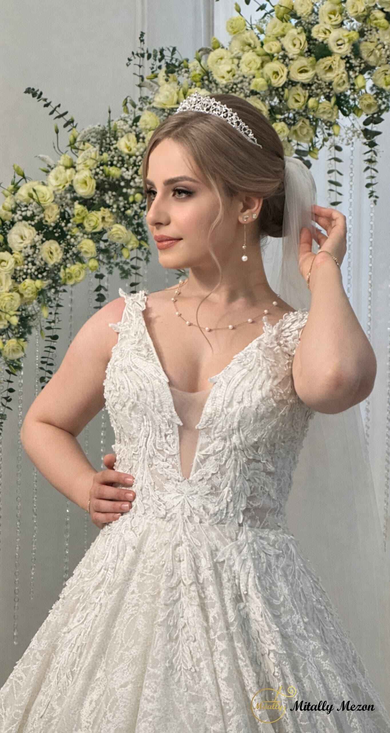 لباس عروس اروپایی دانتل برگی یقه هفت باز