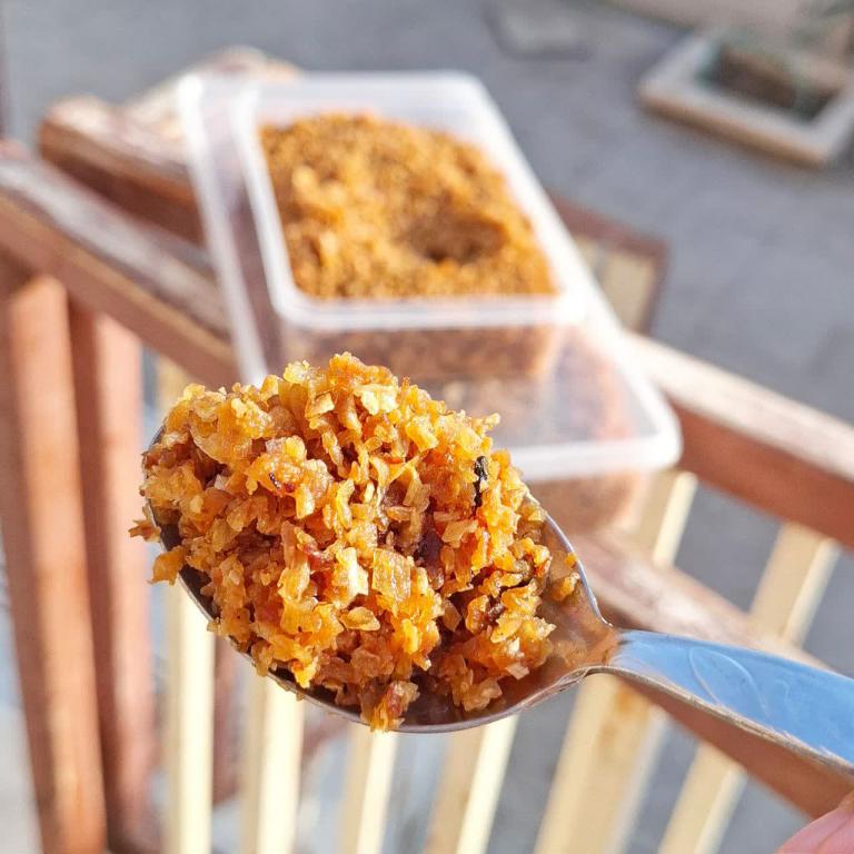 پیاز چرخ شده سرخ و روغن گرفته در زیپ کیپ