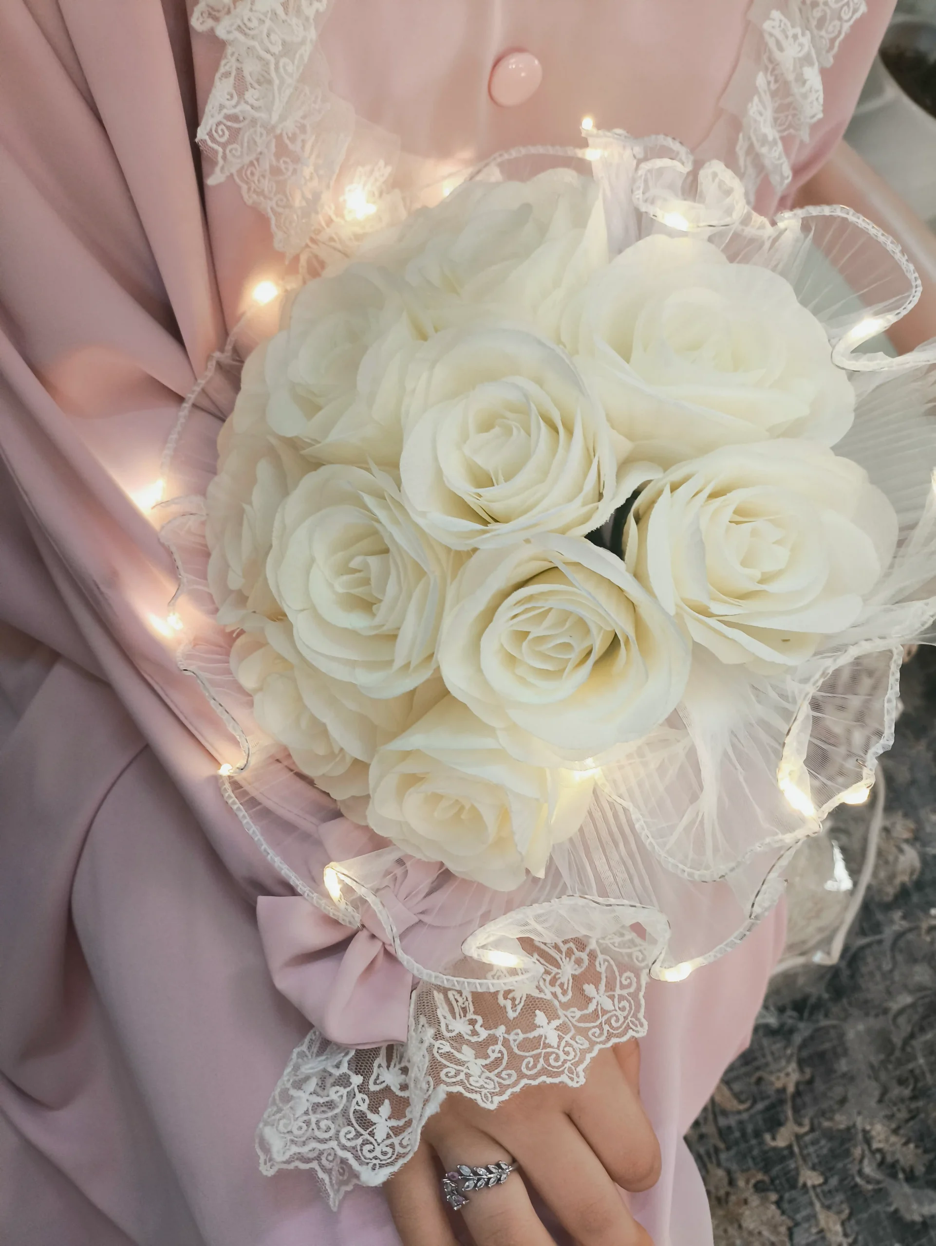 دسته گل رز لمسی عروس