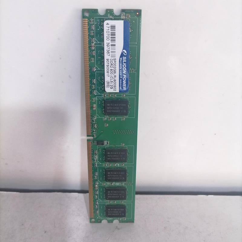 یک عدد رم 2 گیگ Silicon Power DDR2