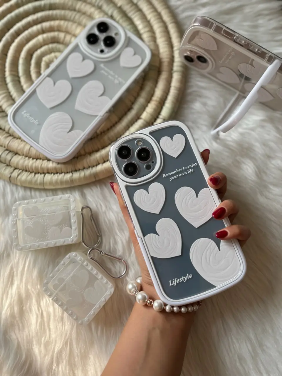 قاب قلب سفید استند دار با کاور ایرپاد (کد c1044)