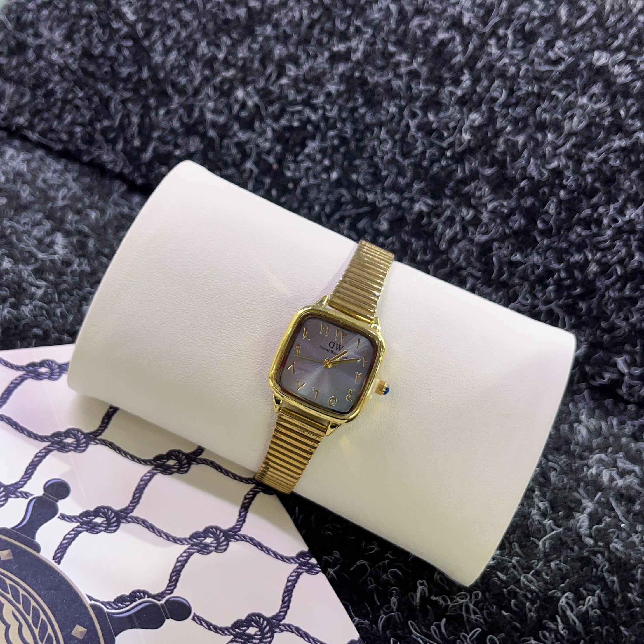 ساعت مچی زنانه (DanielWellington) کد 3641