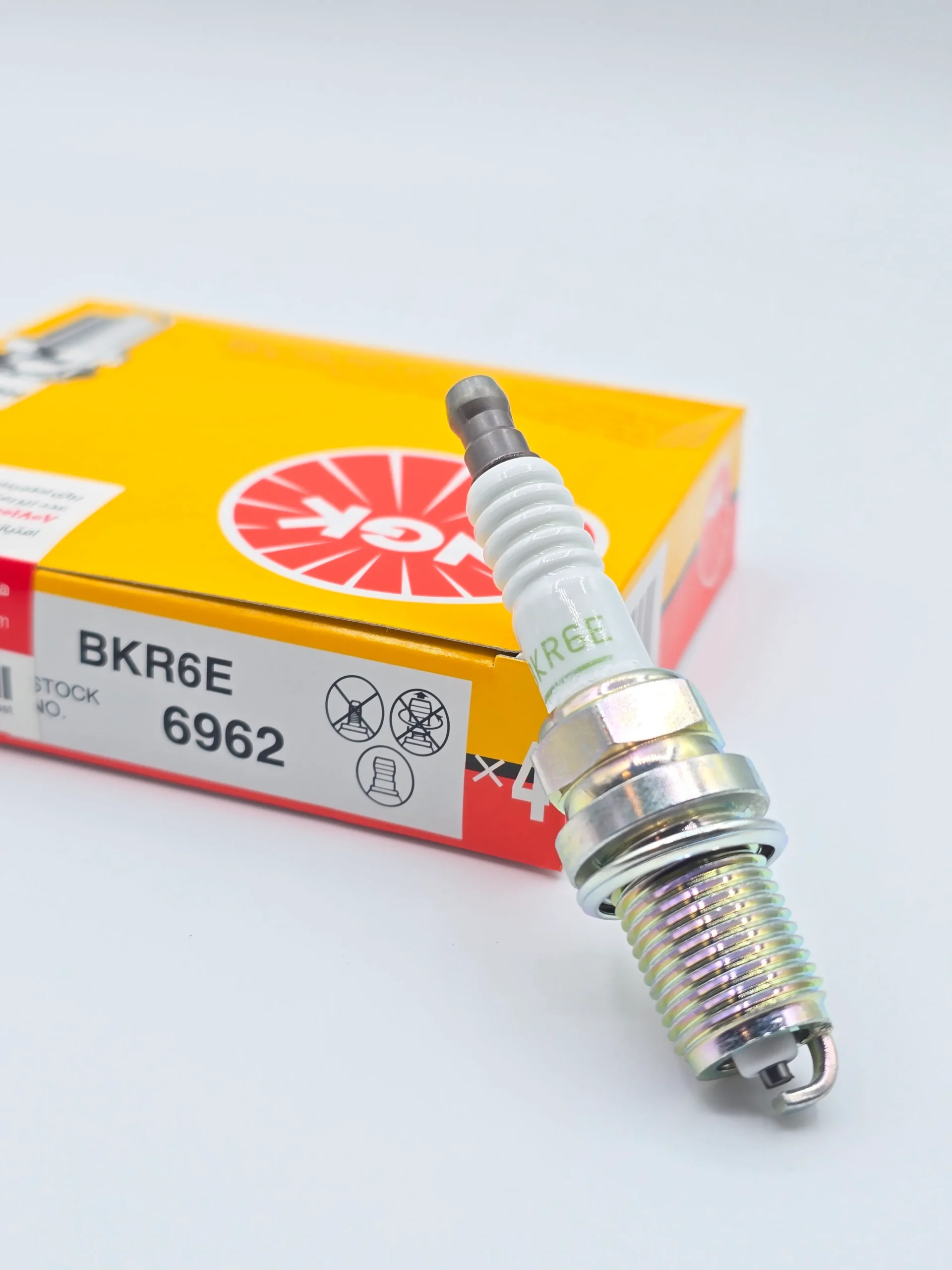 شمع پایه کوتاه 6962 ان جی کی اصلی ژاپن