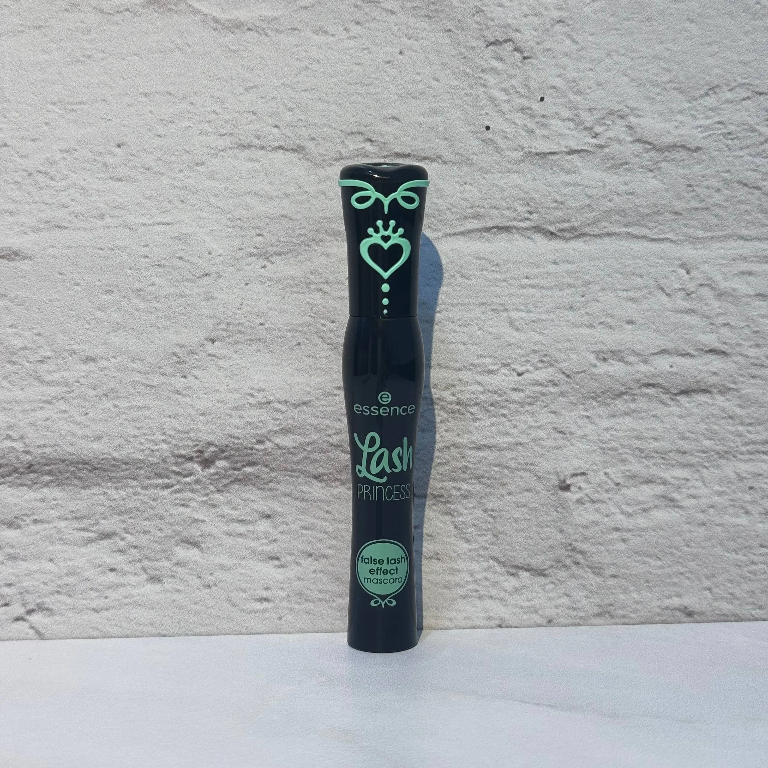 ریمل حجم دهنده و بلند کننده با تاثیر مژه مصنوعی اسنس 12 میل  Essence Lash Princess False Lash Effect