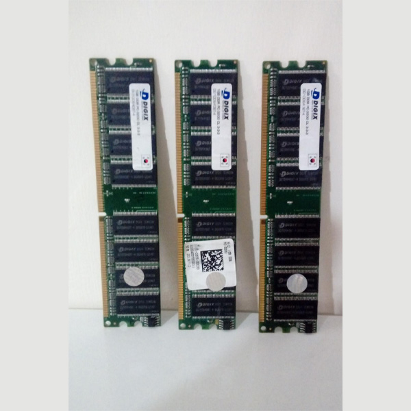 سه عدد رم یک گیگ DDR برند DIGIX (کره ای)