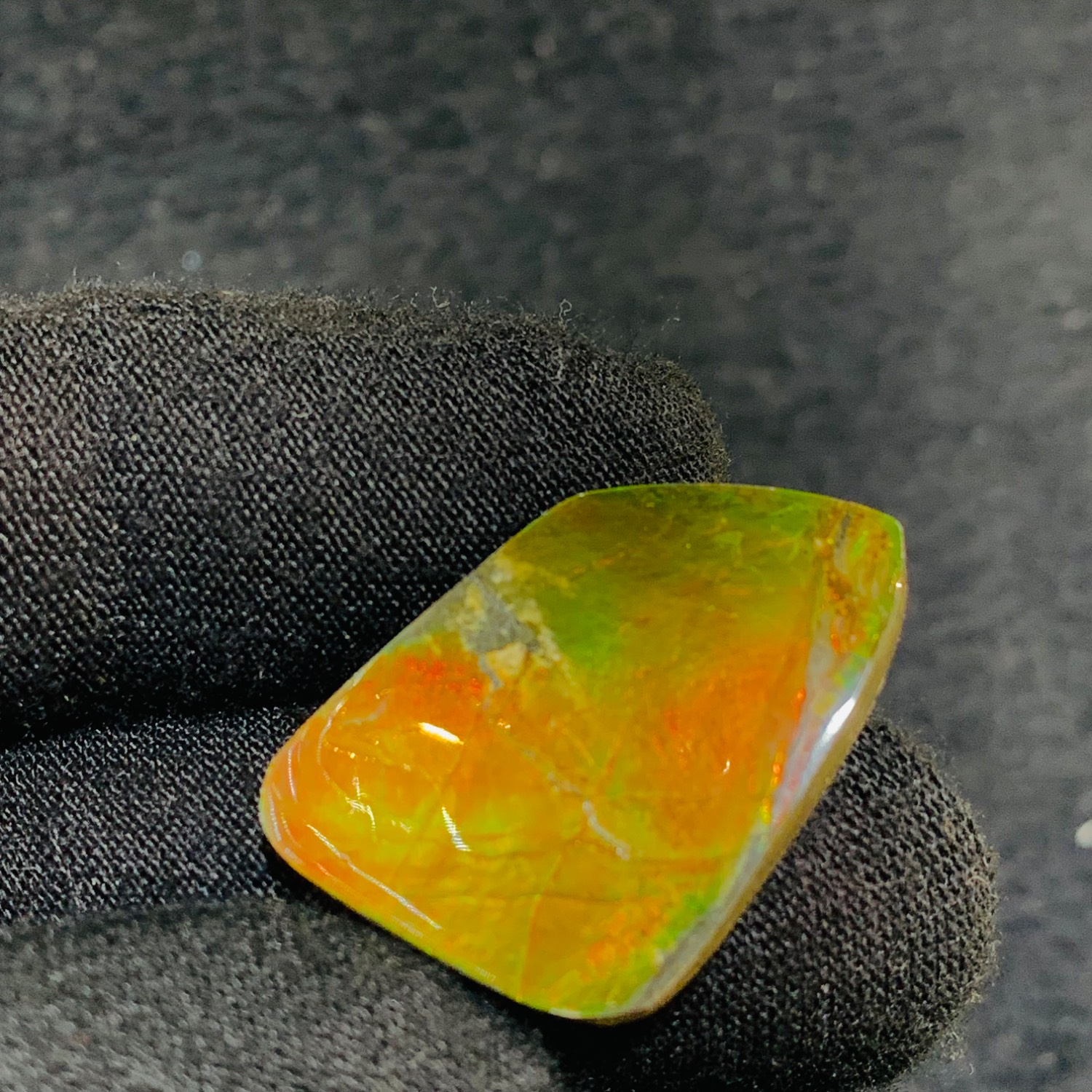 نگین آموليت طبيعى سایز 20*30 میلی‌متر