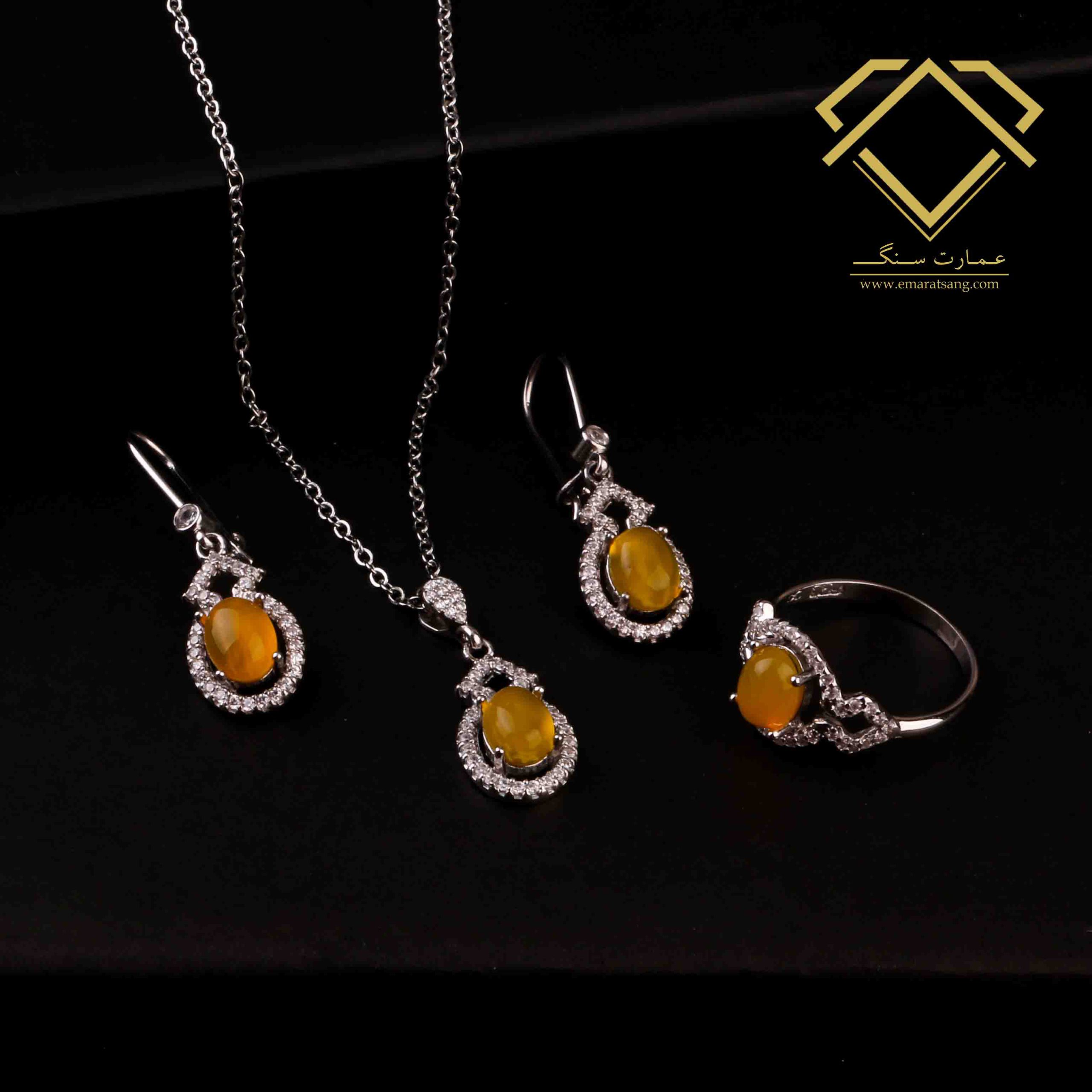 نیم ست نقره زنانه عقیق زرد با حکاکی دعای شرف الشمس طرح سایه