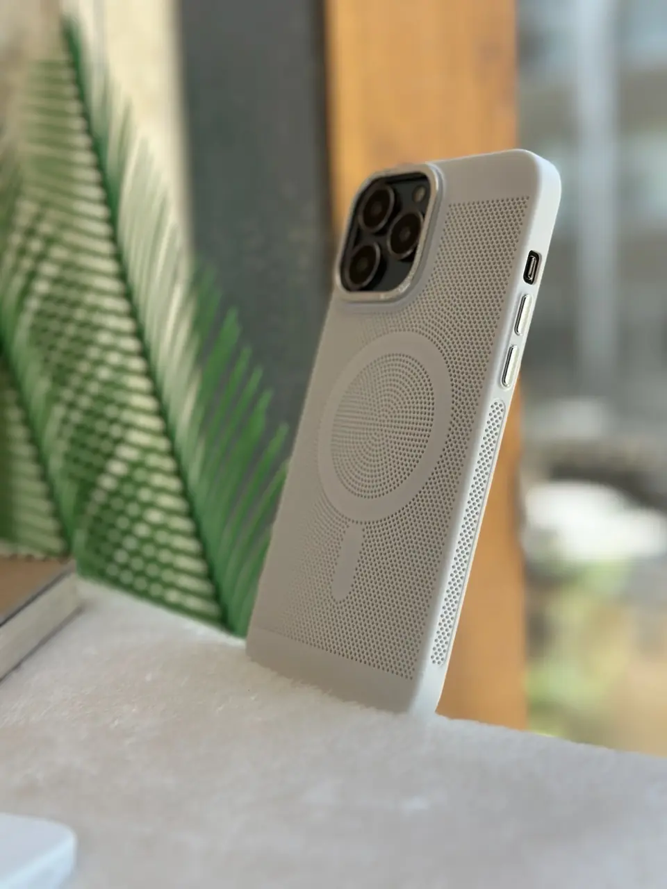 قاب Net Case with Magsafe سفید