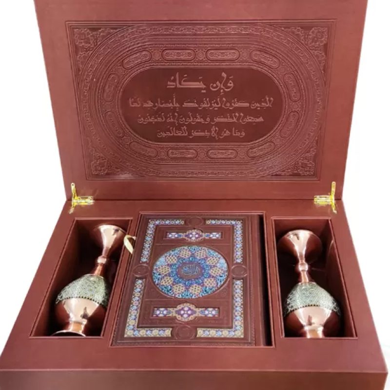 ست قرآن وزیری چرم جعبه دار نفیس به همراه 2گلدان خاتم