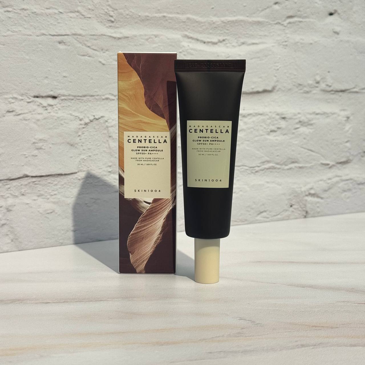 ضد آفتاب تقویت کننده و درخشان کننده پروبیو سیکا اسکین 1004 SKIN1004 Madagascar Centella Probio-cica Glow Sun Ampoule