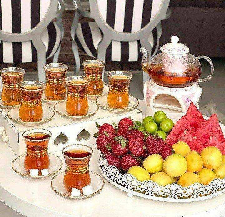فنجان نعلبکی کمر باریک لب طلا
