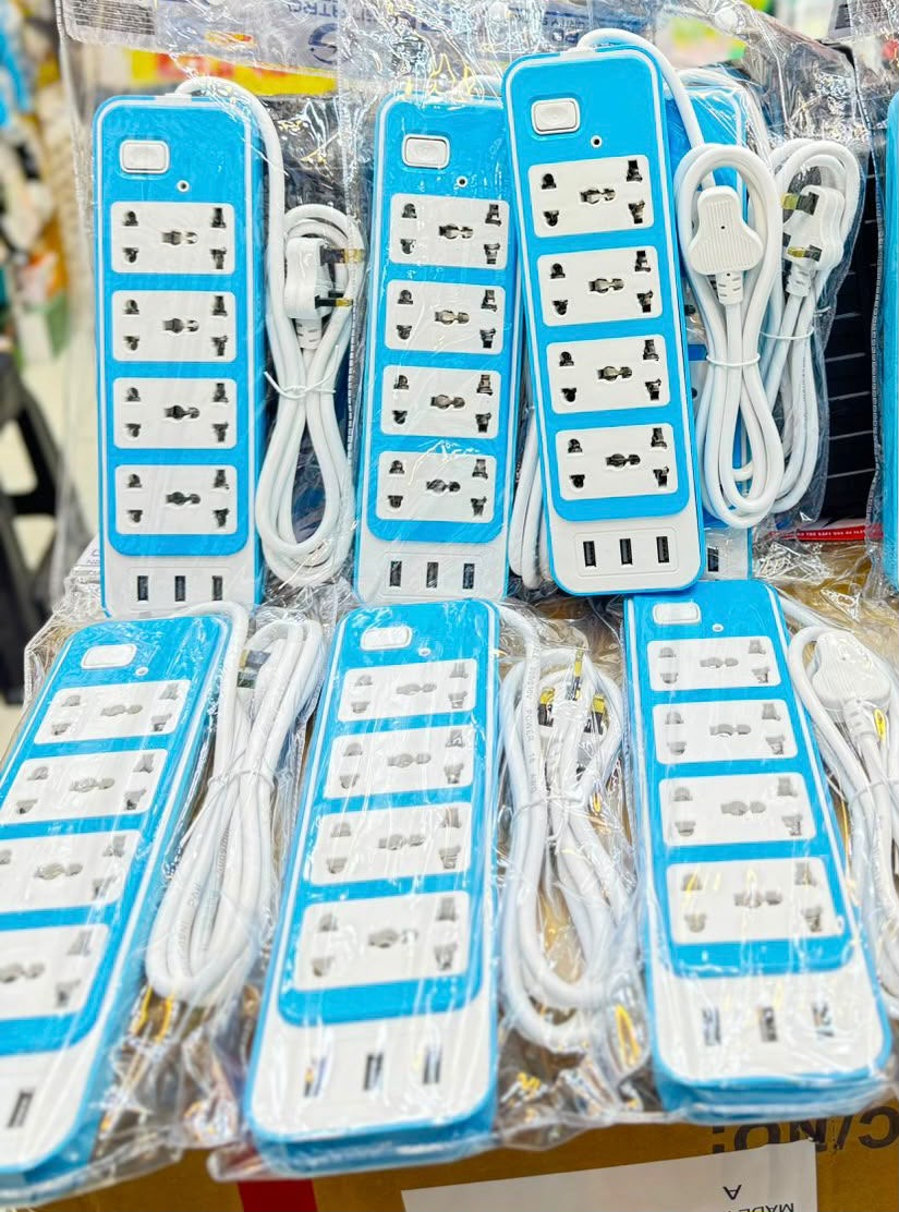 چند راهی برق و شارژر 3USB  سوکت ۱۰   10امپر