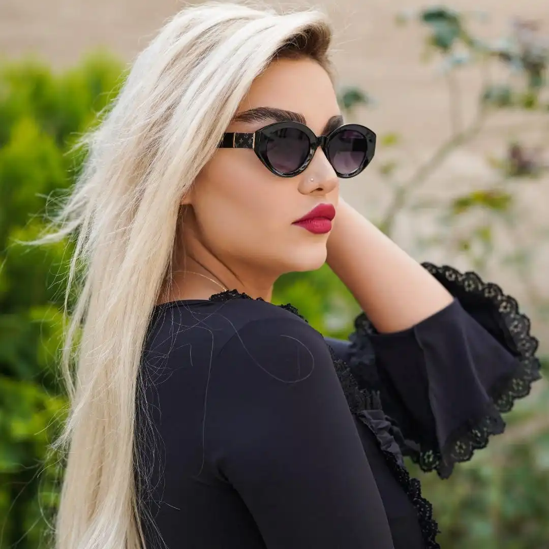 عینک آفتابی زنانه لویی ویتون مدل 8805 رنگ مشکی