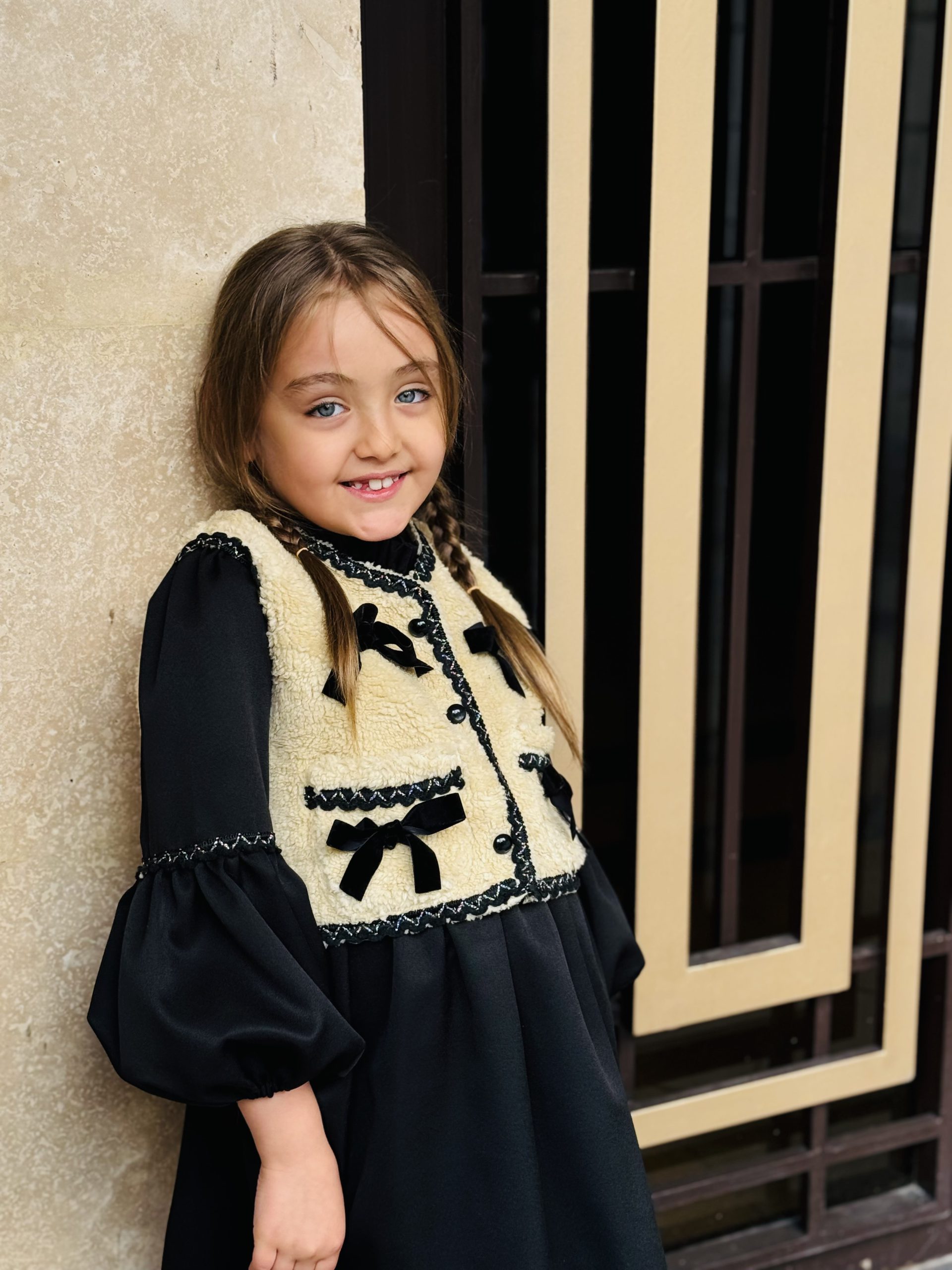 پیراهن دخترانه مشکی حنا