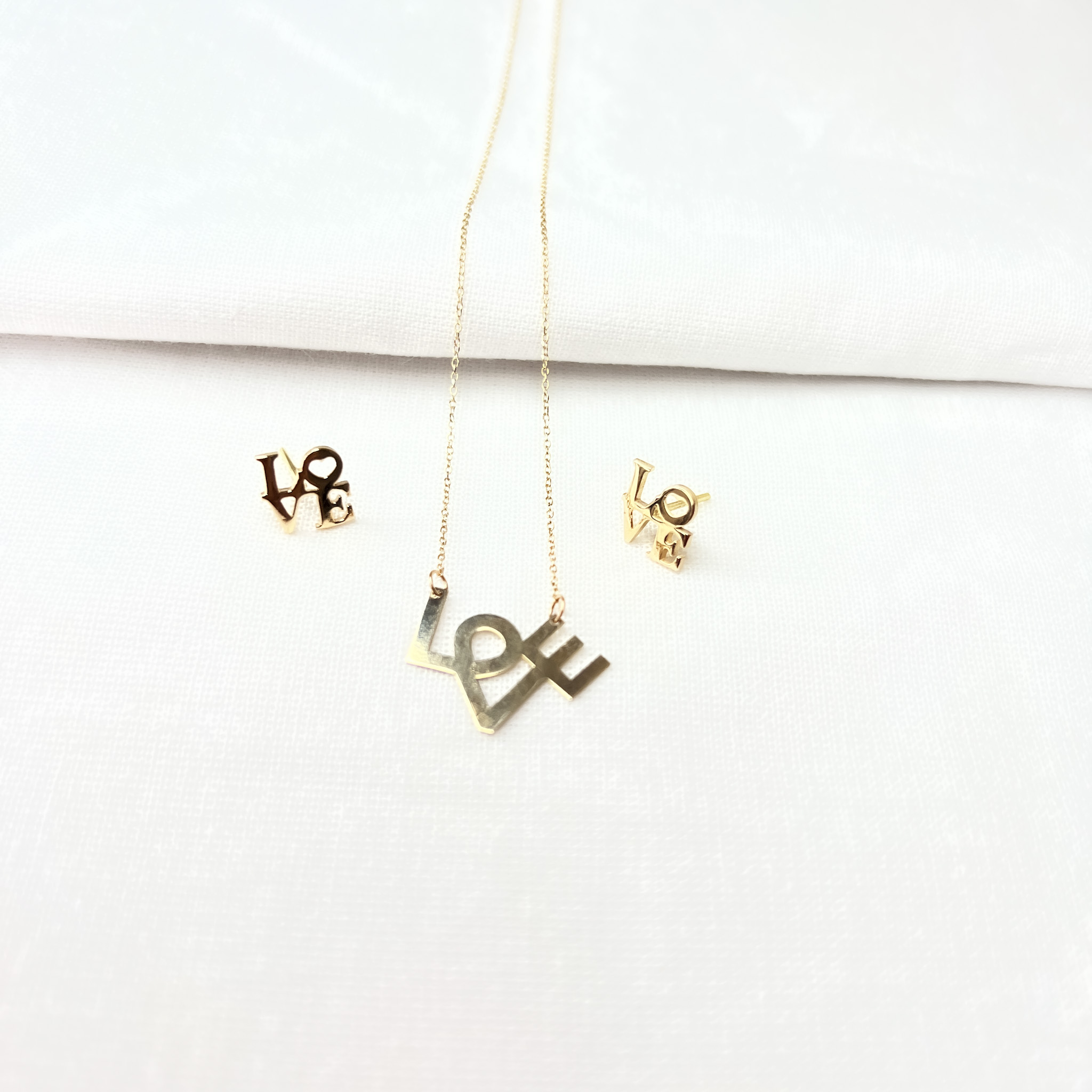 نیم ست گردنبند متصل و گوشواره love