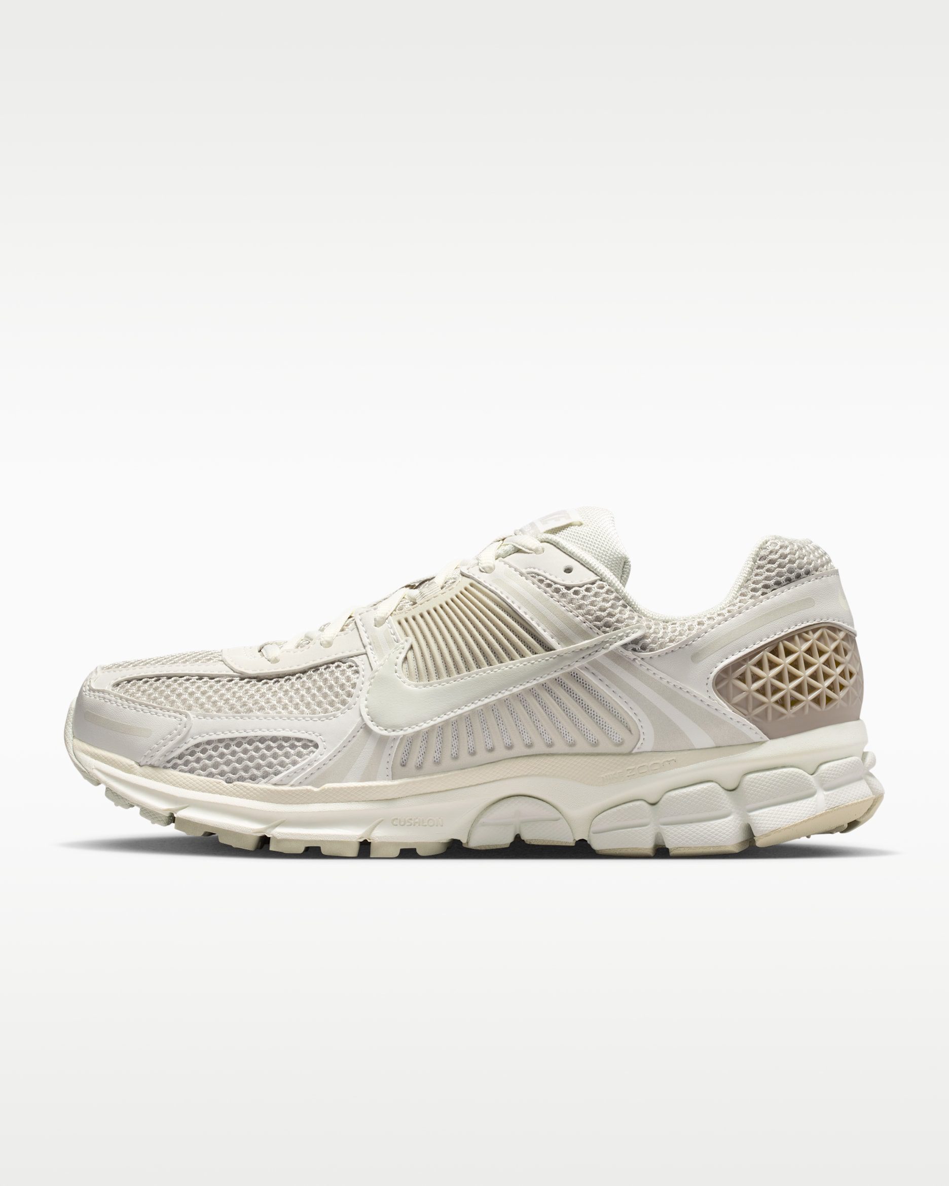 کتونی نایک Nike Zoom Vomero ۵ اورجینال