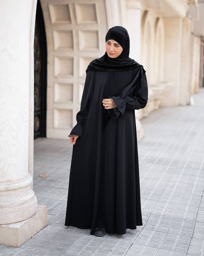 پیراهن مشکی مروارید