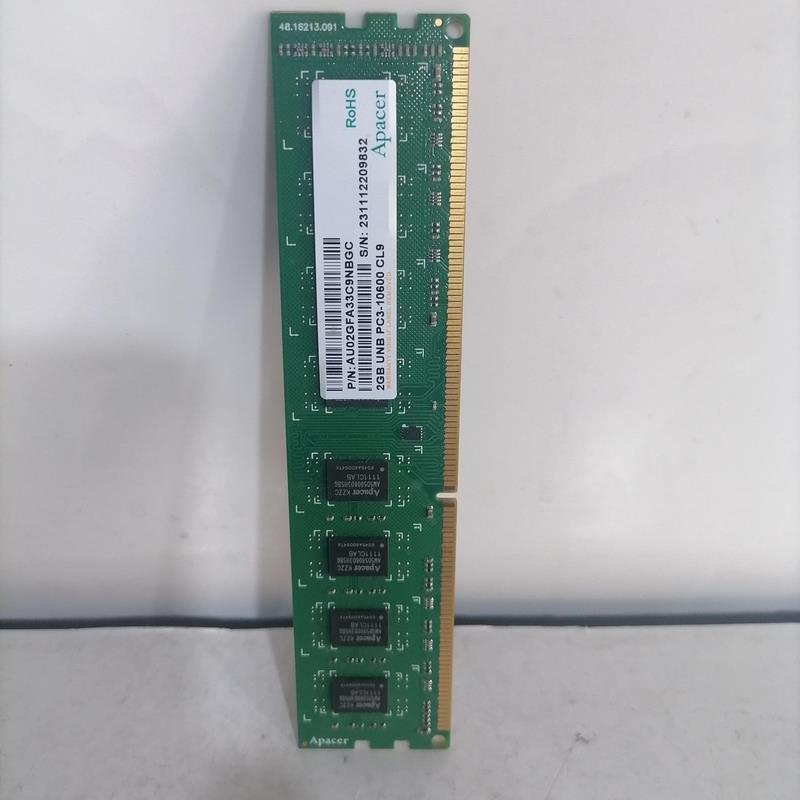 یک عدد رم 2 گیگ DDR3 Apacer