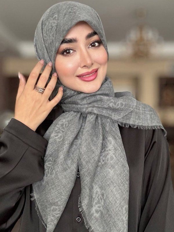 روسری نخی سنگشور طرح برند ۱۰۶۴