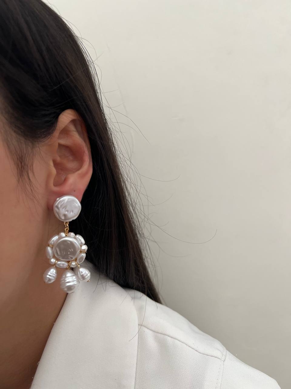گوشواره مرواریدی آدمک