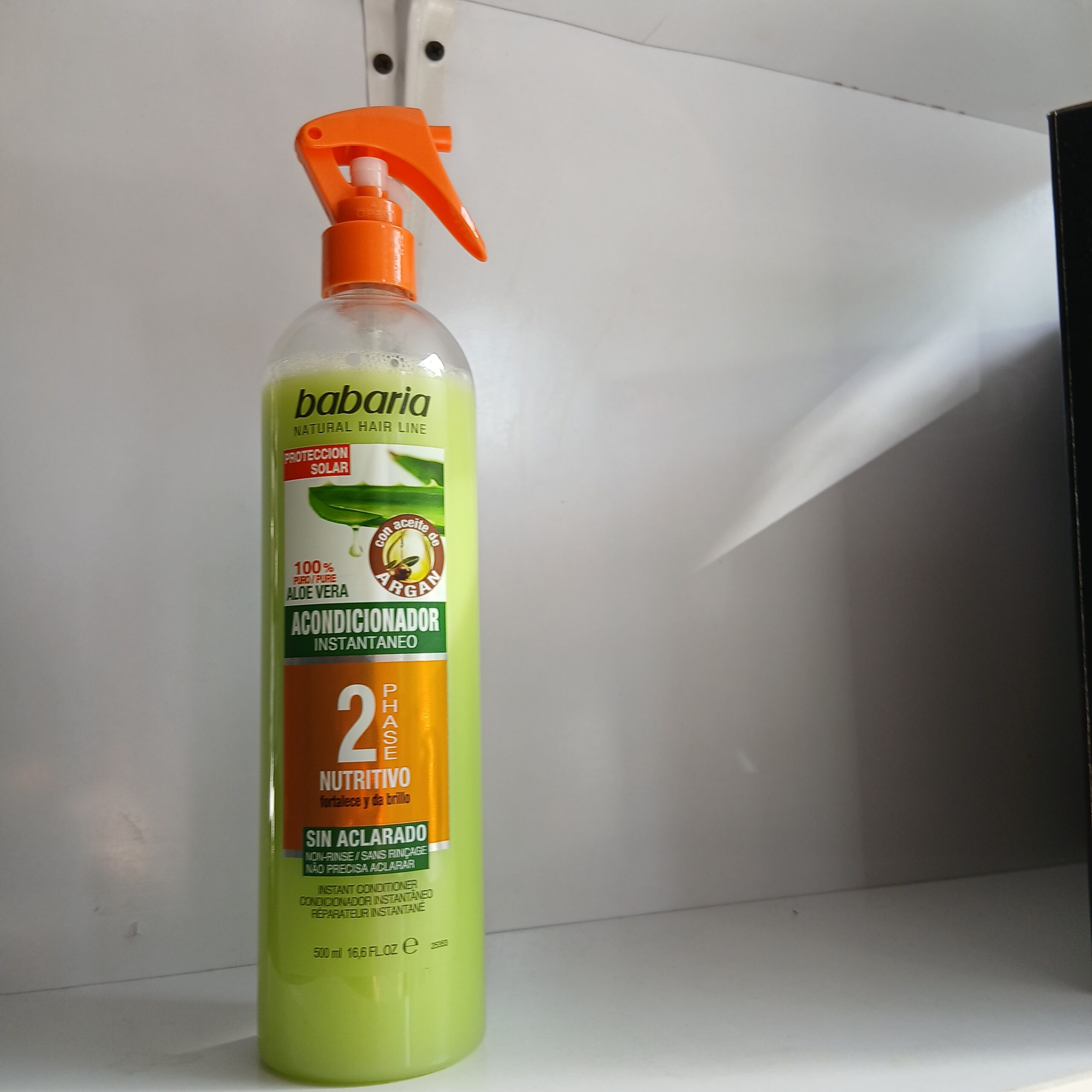 اسپری آبرسان قوی ، نرم کننده و احیا کننده مو دوفاز باباریا مدل Aloe Vera حجم 500 میلی لیتر FFF